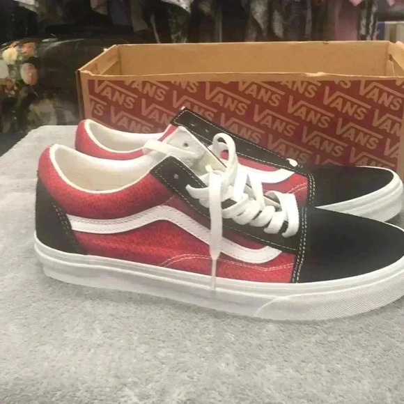 Vans old school sweater weather red/white mens size 10 NIB - Picture 1 of 4